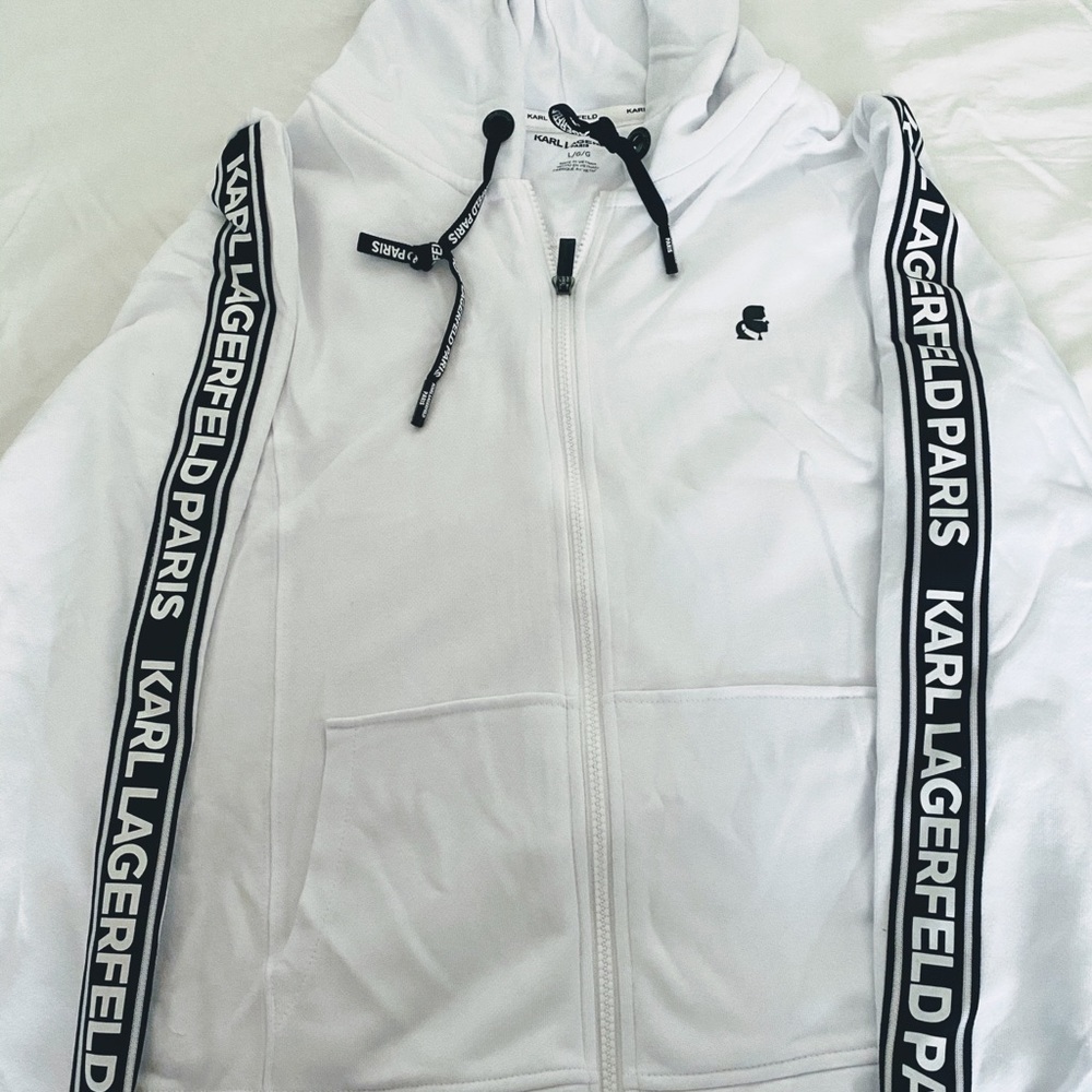 Sporty Karl Lagerfeld jacket in the color white.